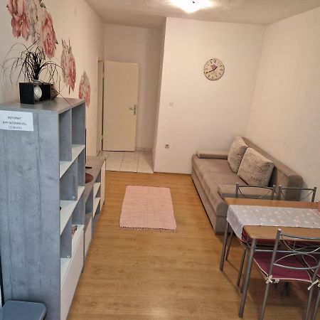 Apartments Dragan Baška Voda エクステリア 写真