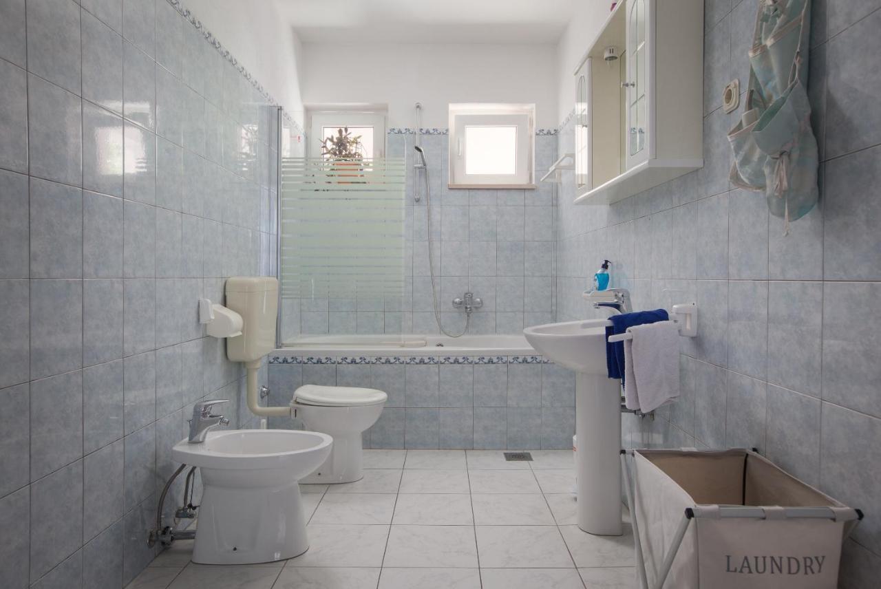 Apartments Dragan Baška Voda エクステリア 写真