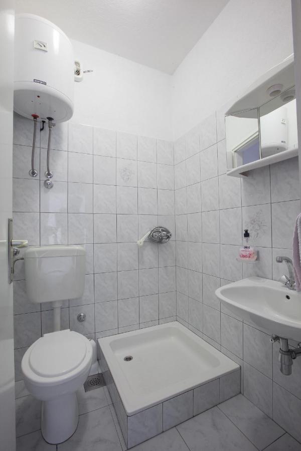Apartments Dragan Baška Voda エクステリア 写真