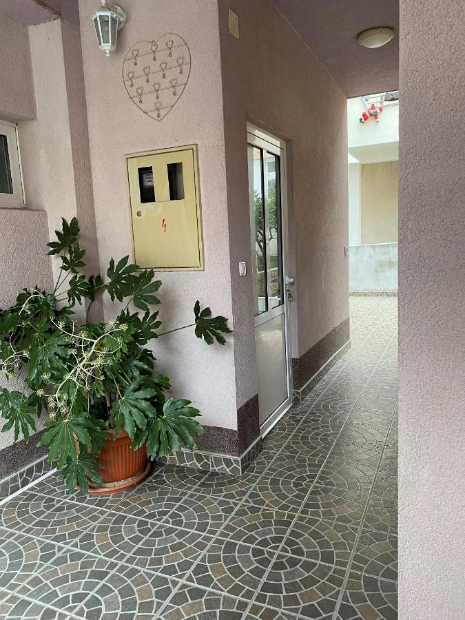 Apartments Dragan Baška Voda エクステリア 写真