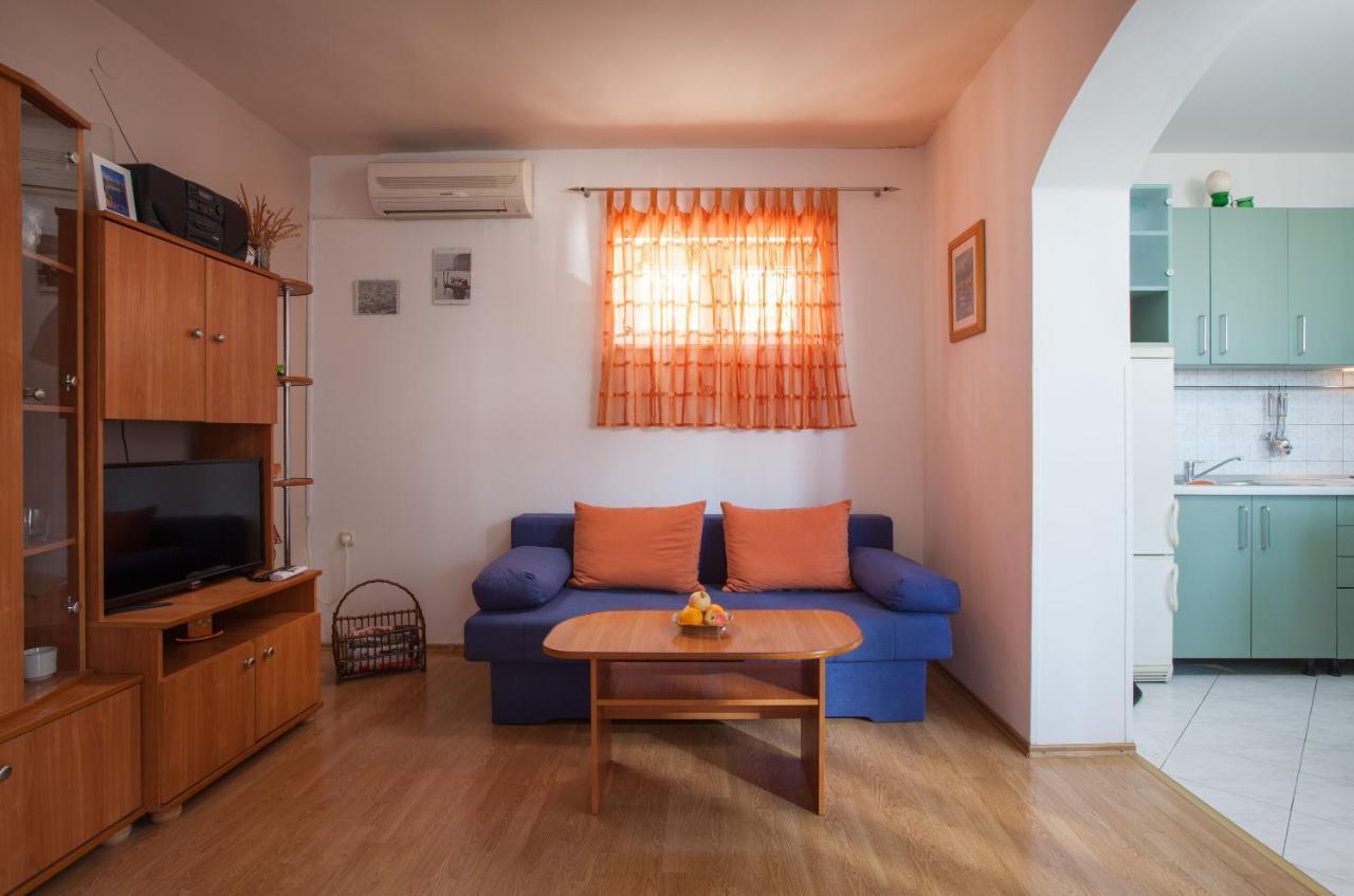 Apartments Dragan Baška Voda エクステリア 写真