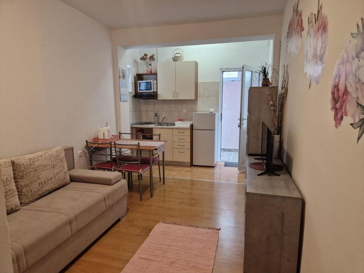 Apartments Dragan Baška Voda エクステリア 写真